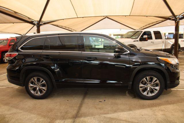 used 2014 Toyota Highlander car, priced at $18,286
