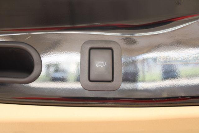 used 2014 Toyota Highlander car, priced at $18,286