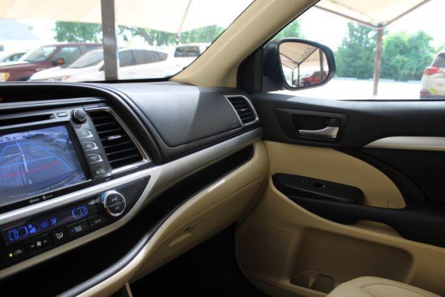 used 2014 Toyota Highlander car, priced at $18,286
