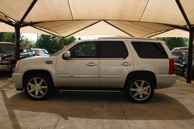 used 2012 Cadillac Escalade car, priced at $20,900