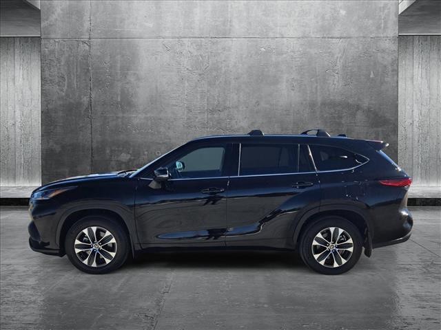 used 2021 Toyota Highlander car, priced at $35,498