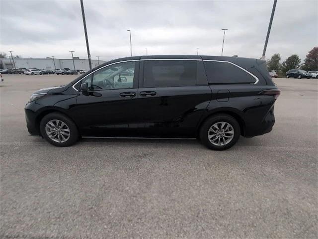 used 2023 Toyota Sienna car, priced at $40,995