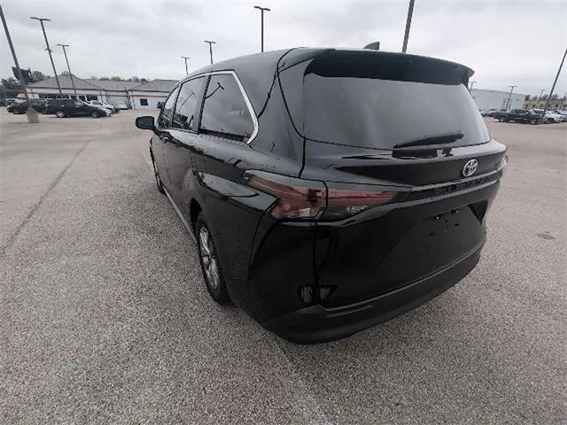 used 2023 Toyota Sienna car, priced at $40,995