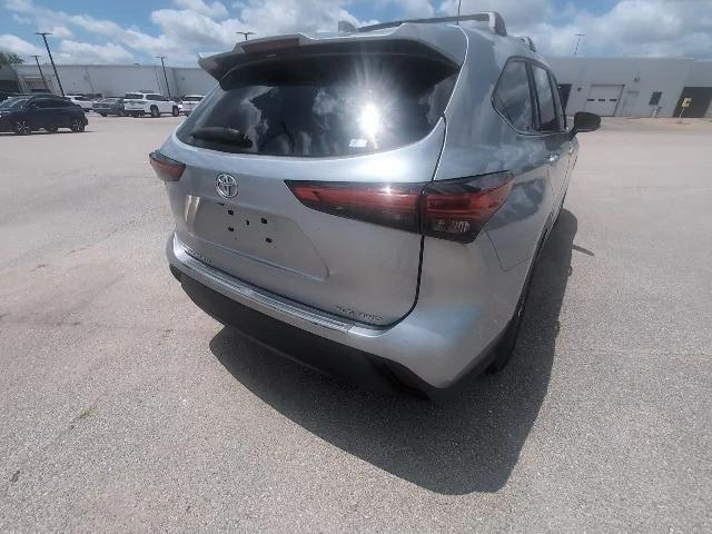 used 2023 Toyota Highlander car, priced at $42,950