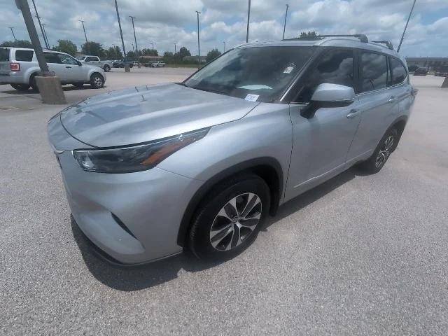 used 2023 Toyota Highlander car, priced at $42,950