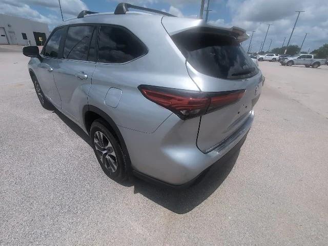 used 2023 Toyota Highlander car, priced at $42,950