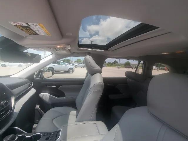 used 2023 Toyota Highlander car, priced at $42,950