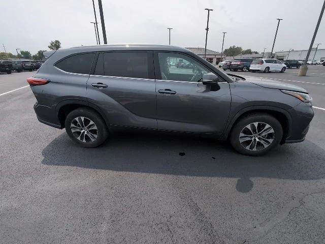 used 2021 Toyota Highlander car, priced at $33,950