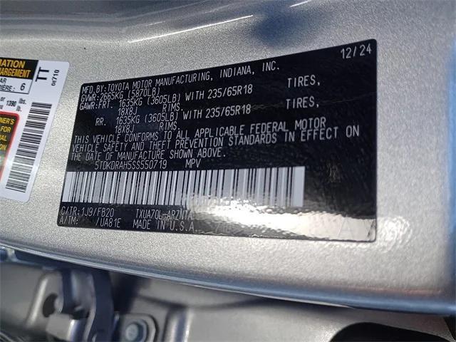 used 2025 Toyota Highlander car, priced at $38,492