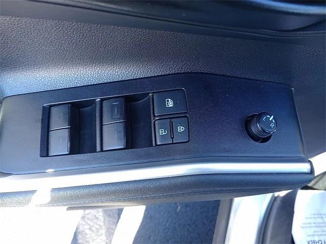 used 2025 Toyota Highlander car, priced at $38,492