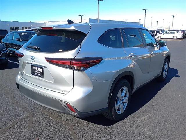 used 2025 Toyota Highlander car, priced at $38,492