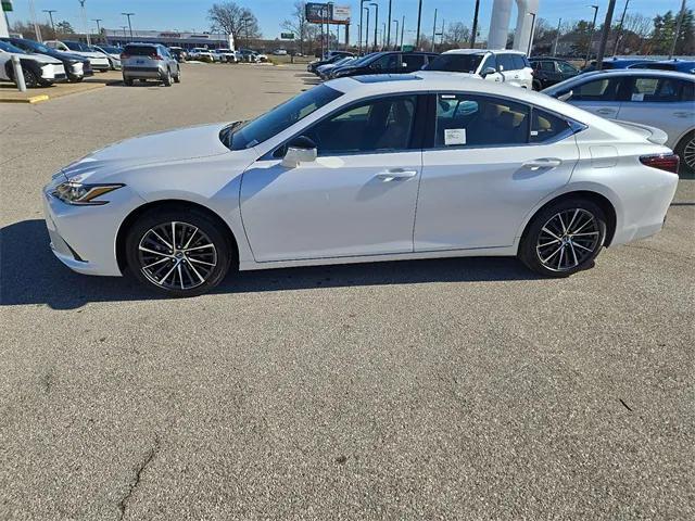 new 2025 Lexus ES 300h car, priced at $48,400