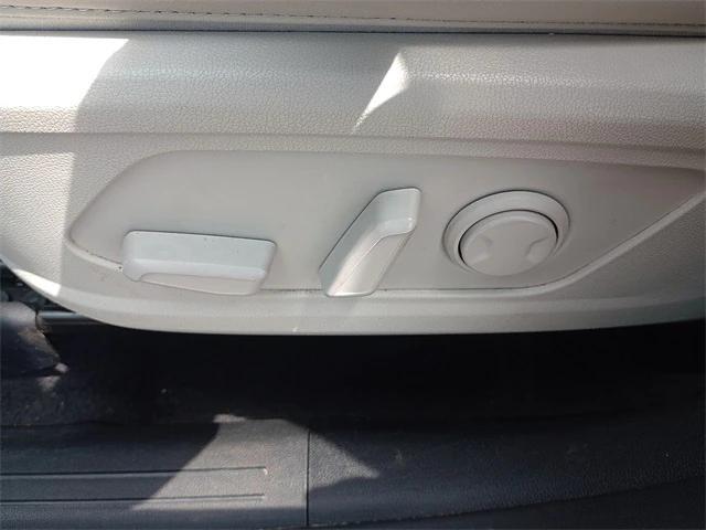 used 2023 Kia Sorento car, priced at $25,494