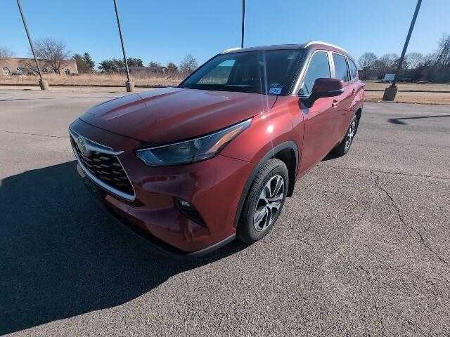 used 2023 Toyota Highlander car, priced at $36,550