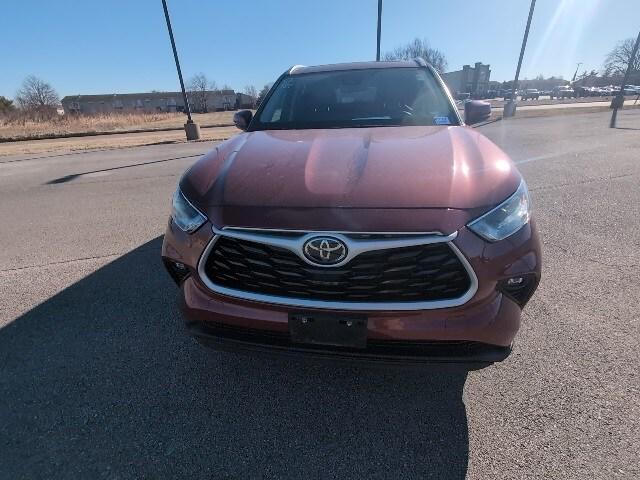 used 2023 Toyota Highlander car, priced at $36,550