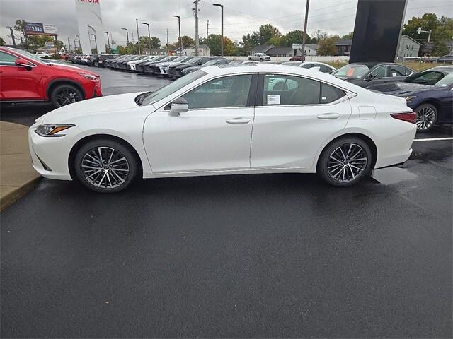 new 2025 Lexus ES 350 car, priced at $47,137