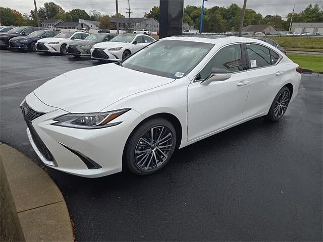new 2025 Lexus ES 350 car, priced at $47,137