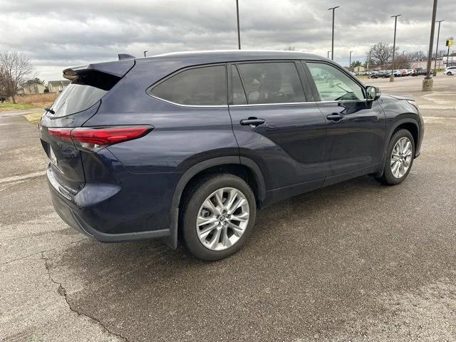 used 2021 Toyota Highlander car, priced at $36,995