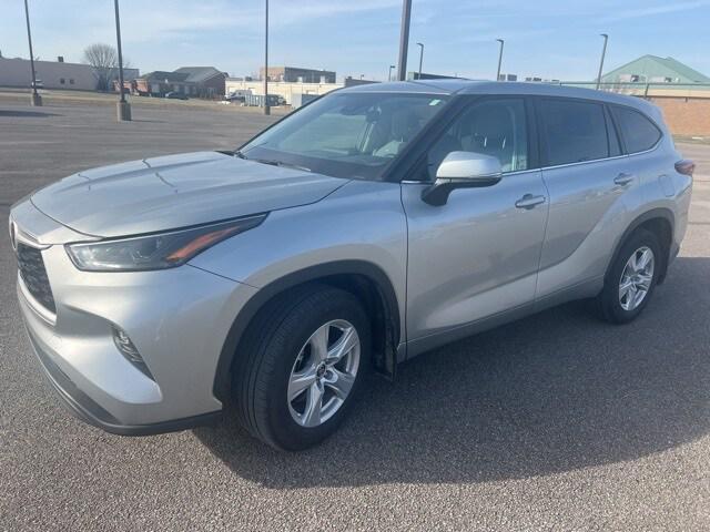 used 2024 Toyota Highlander car, priced at $38,995