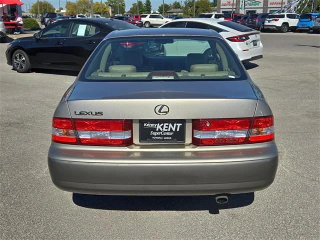 used 2000 Lexus ES 300 car, priced at $6,250