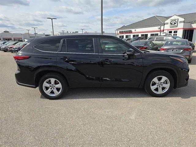 used 2023 Toyota Highlander car, priced at $31,950