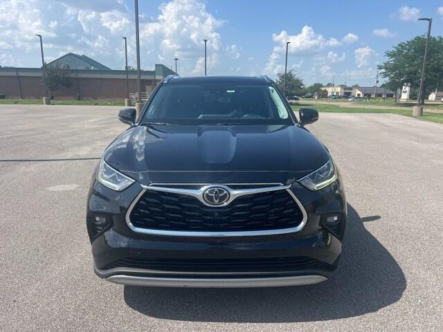 used 2021 Toyota Highlander car, priced at $37,450