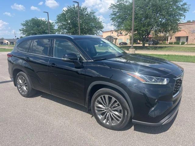 used 2021 Toyota Highlander car, priced at $37,450