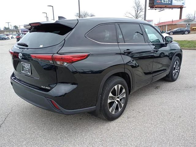 used 2022 Toyota Highlander car, priced at $30,850