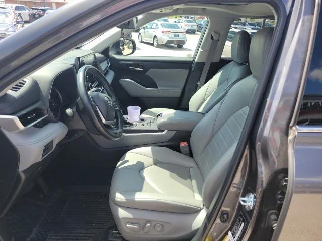 used 2022 Toyota Highlander car, priced at $38,950