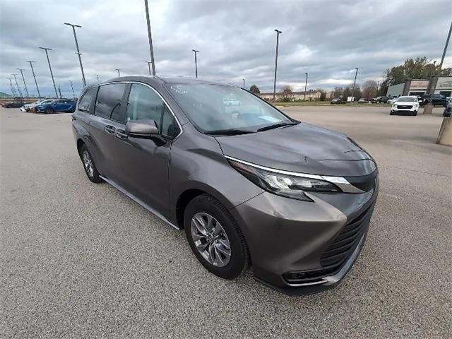 used 2024 Toyota Sienna car, priced at $40,450