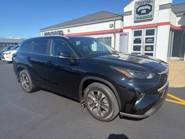 used 2024 Toyota Highlander car, priced at $42,541