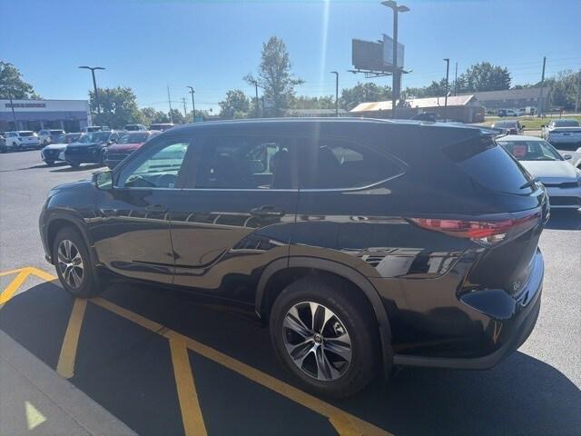 used 2024 Toyota Highlander car, priced at $42,541