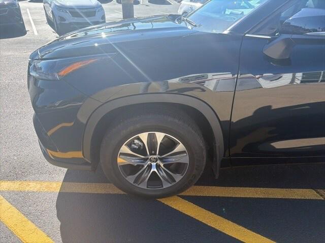 used 2024 Toyota Highlander car, priced at $42,541