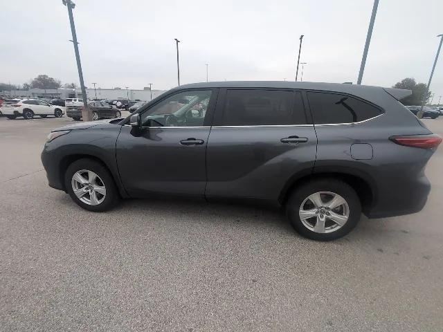 used 2023 Toyota Highlander car, priced at $29,550