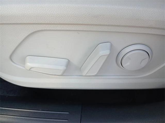 used 2025 Kia Sorento car, priced at $30,396