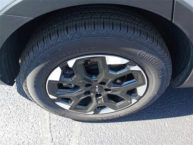 used 2025 Kia Sorento car, priced at $30,396