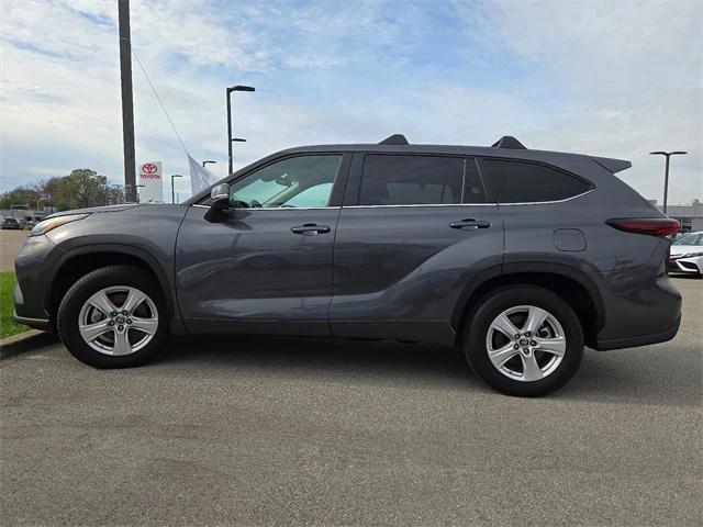 used 2024 Toyota Highlander Hybrid car, priced at $43,150