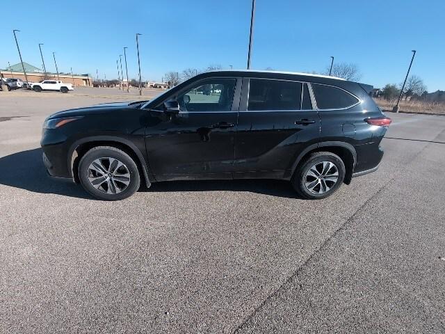 used 2023 Toyota Highlander car, priced at $36,250