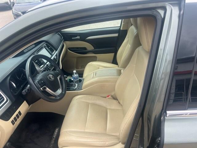 used 2016 Toyota Highlander car, priced at $19,491