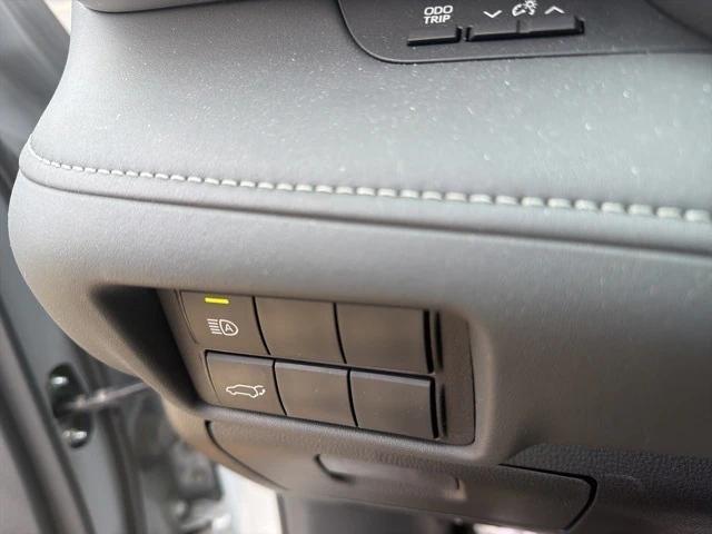 used 2024 Toyota Highlander Hybrid car, priced at $41,441