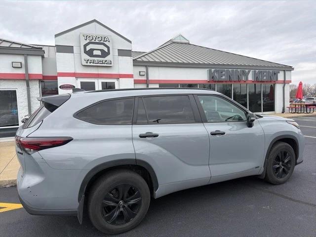 used 2024 Toyota Highlander Hybrid car, priced at $41,441