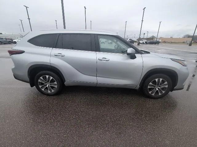 used 2024 Toyota Highlander car, priced at $41,850