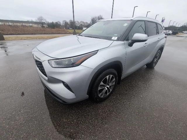 used 2024 Toyota Highlander car, priced at $41,850