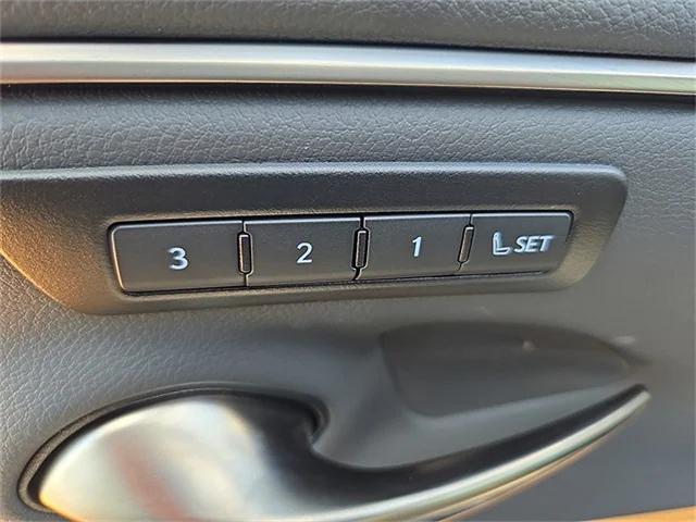 new 2025 Lexus ES 350 car, priced at $51,897