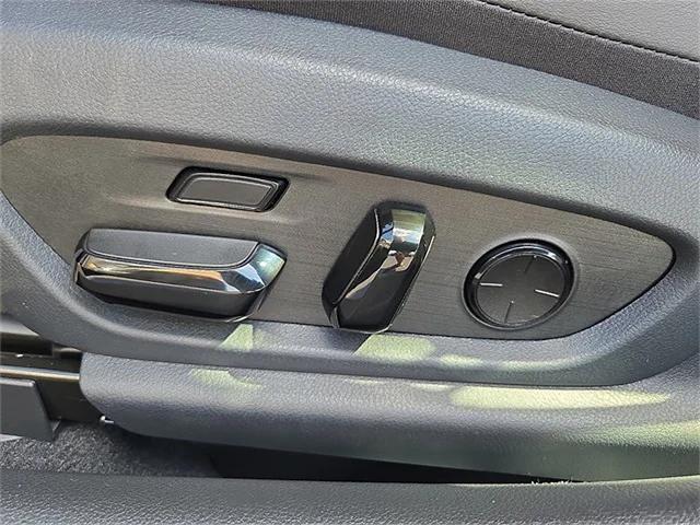 new 2025 Lexus ES 350 car, priced at $51,897