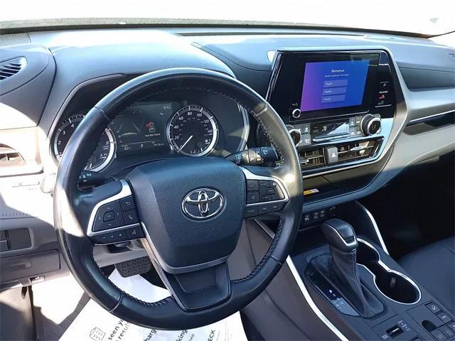 used 2023 Toyota Highlander car, priced at $35,995