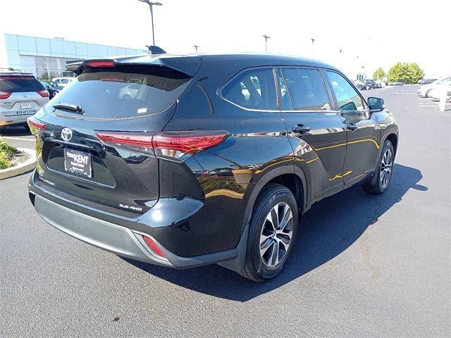 used 2023 Toyota Highlander car, priced at $35,995