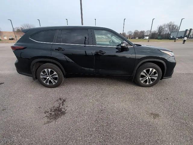 used 2024 Toyota Highlander car, priced at $43,650