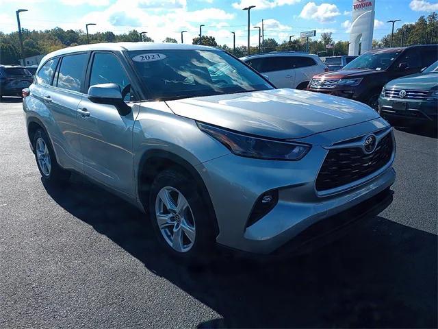 used 2023 Toyota Highlander car, priced at $32,192