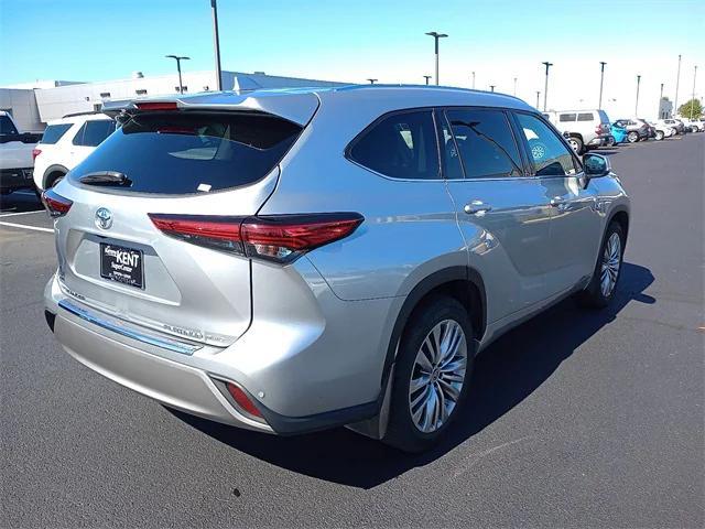 used 2021 Toyota Highlander car, priced at $32,985